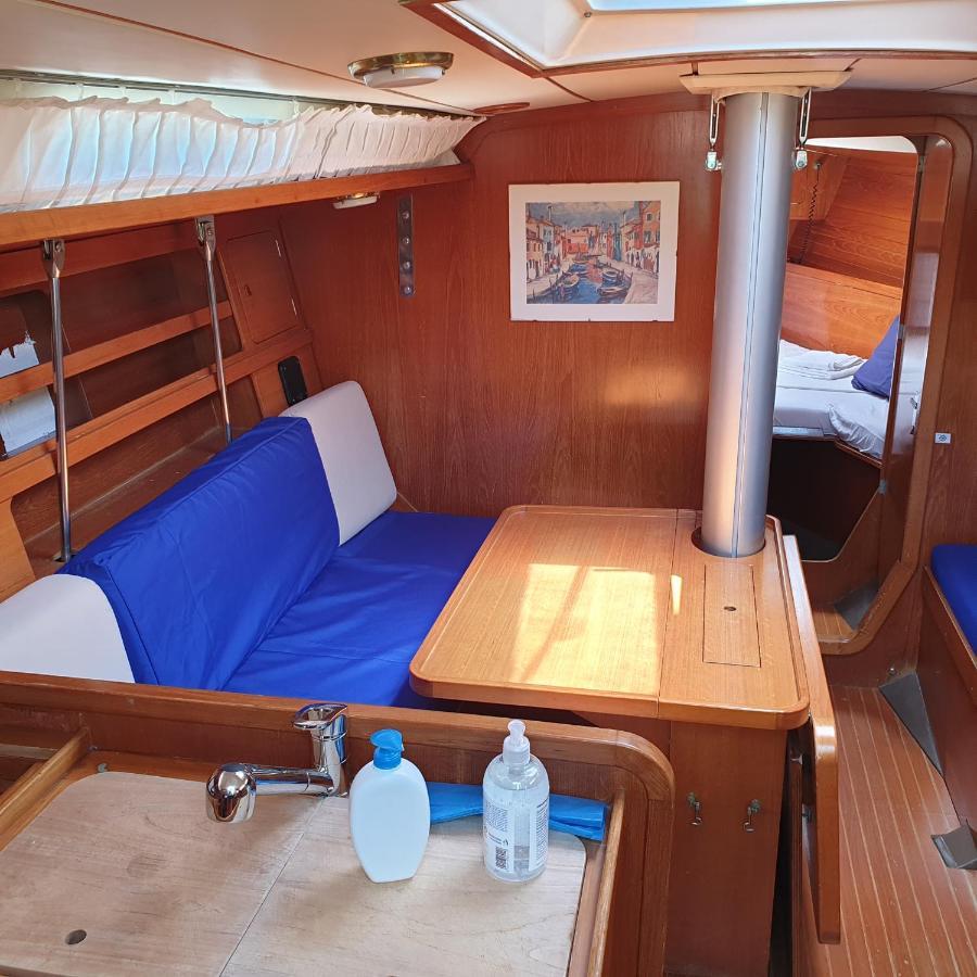 Bed And Boat Holiday Hotel ลาสเปเซีย ภายนอก รูปภาพ