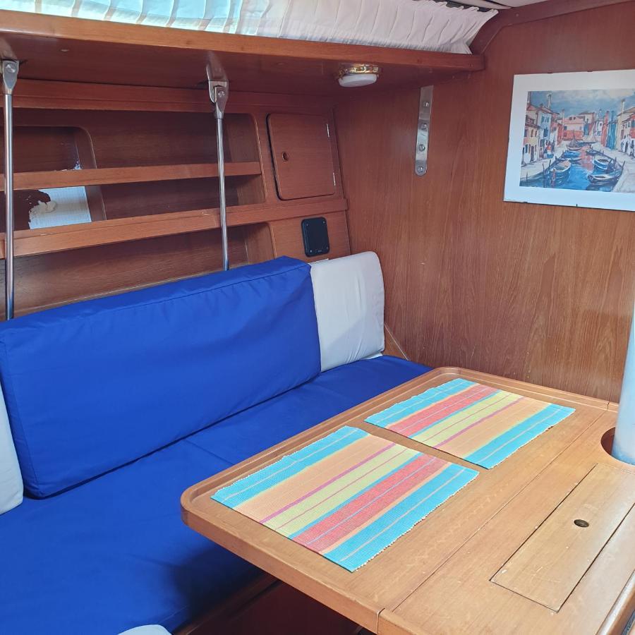Bed And Boat Holiday Hotel ลาสเปเซีย ภายนอก รูปภาพ