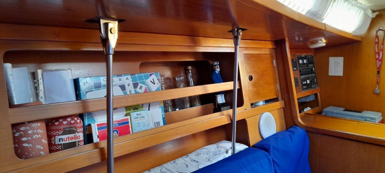 Bed And Boat Holiday Hotel ลาสเปเซีย ภายนอก รูปภาพ