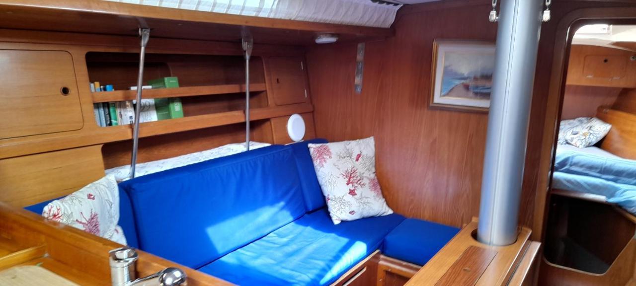 Bed And Boat Holiday Hotel ลาสเปเซีย ภายนอก รูปภาพ