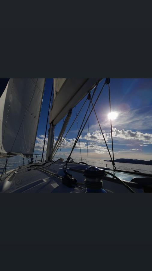 Bed And Boat Holiday Hotel ลาสเปเซีย ภายนอก รูปภาพ